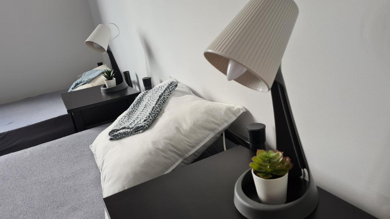 Urocze Apartamenty Na Wsi Goledzinow Bagian luar foto