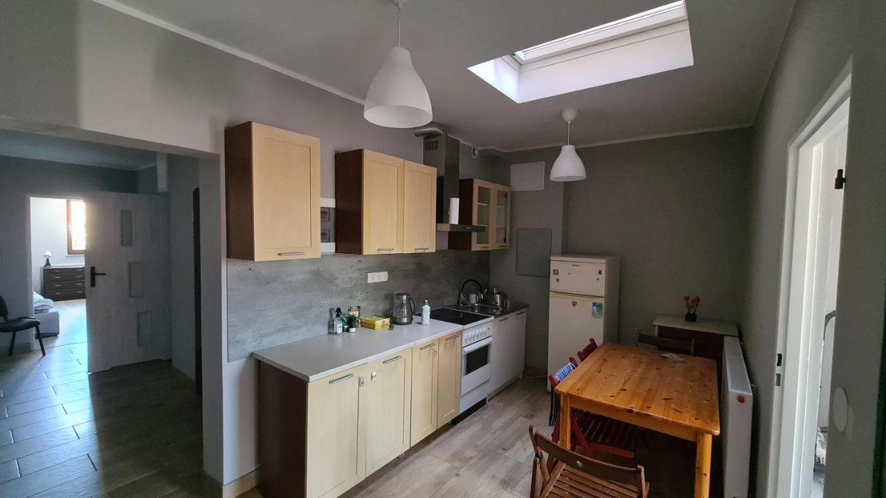 Urocze Apartamenty Na Wsi Goledzinow Bagian luar foto