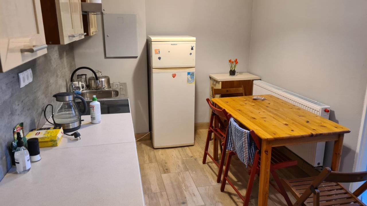 Urocze Apartamenty Na Wsi Goledzinow Bagian luar foto