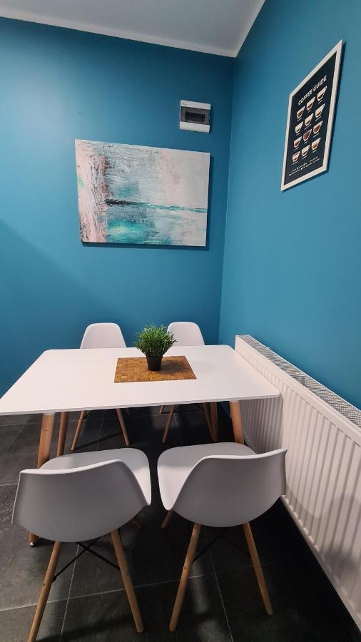 Urocze Apartamenty Na Wsi Goledzinow Bagian luar foto