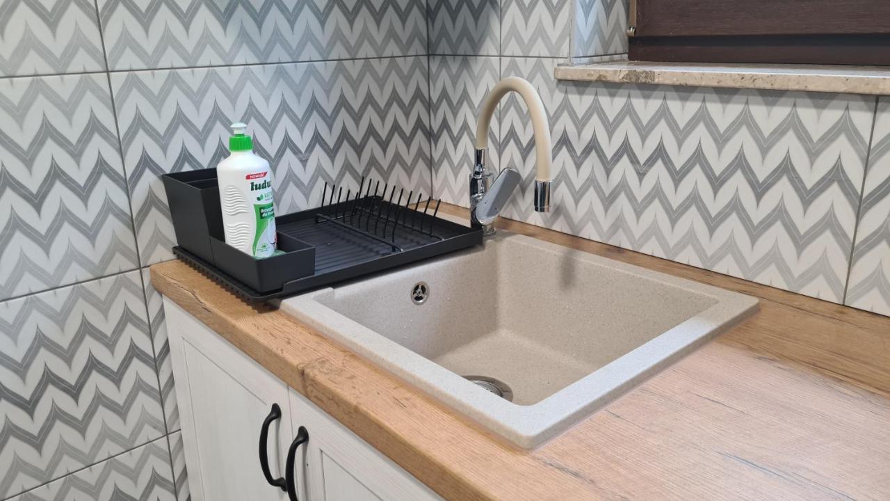 Urocze Apartamenty Na Wsi Goledzinow Bagian luar foto