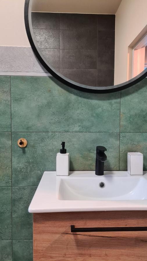 Urocze Apartamenty Na Wsi Goledzinow Bagian luar foto