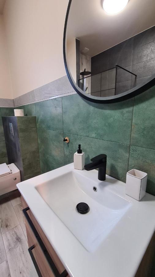 Urocze Apartamenty Na Wsi Goledzinow Bagian luar foto