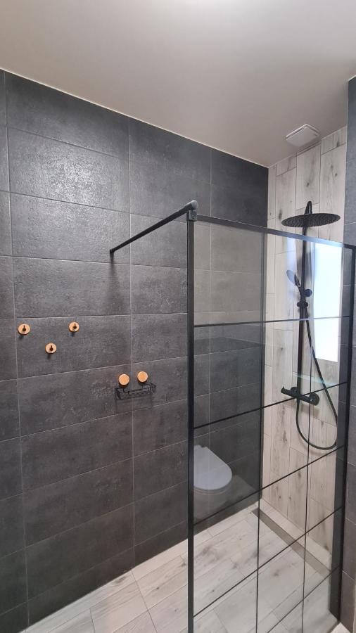 Urocze Apartamenty Na Wsi Goledzinow Bagian luar foto