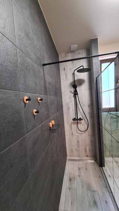 Urocze Apartamenty Na Wsi Goledzinow Bagian luar foto